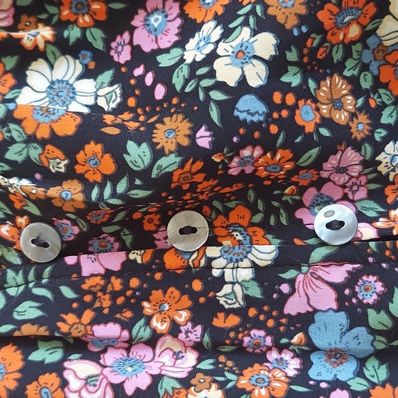 3rd + Fourth Floral Blouse - Picture 4 of 12